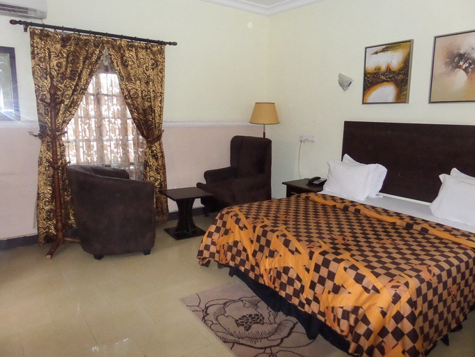 Bedroom 2, Trafford Hotel, AbujaMun