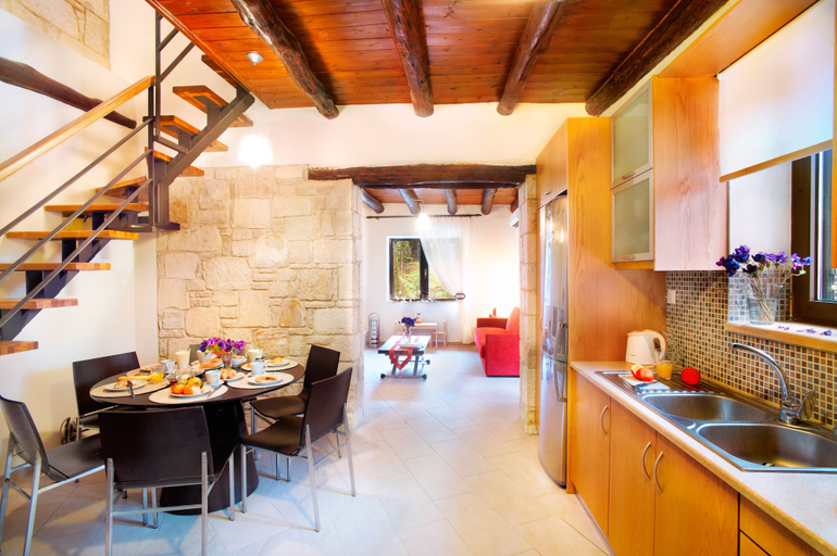Others 5, Villa Zourva, Crete