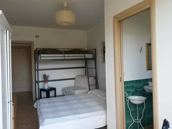 Bedroom 2, L'Arcadia, Salerno