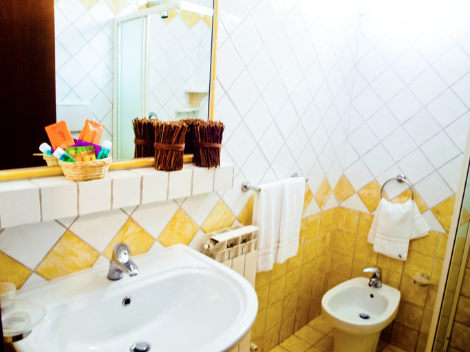 Bathroom 4, Residence Nautic, Rimini