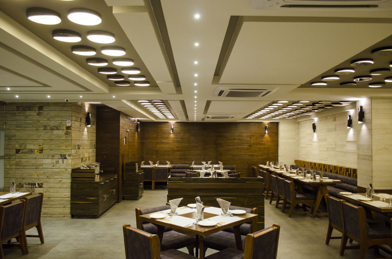 Food & Drinks 4, Hotel Grand Elegance, Ahmadabad