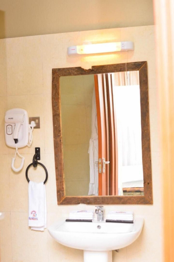 Bathroom 5, Burka Coffee Lounge, Arusha Urban