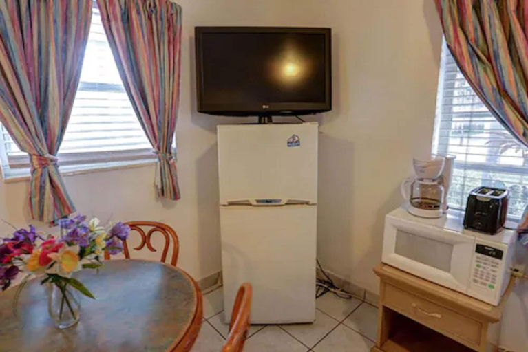 Others 4, Richard's Motel Extended Stay, Broward