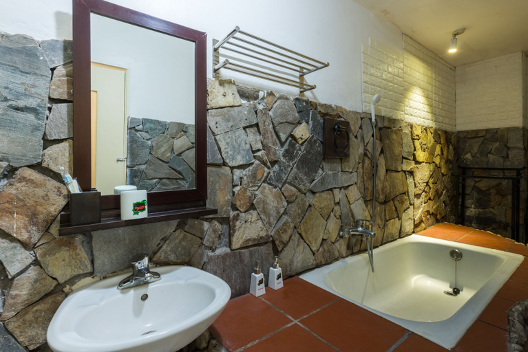 Bathroom 4, Gecko Hotel, Hoàn Kiếm
