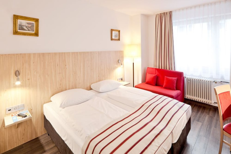 Bedroom 4, Hotel Hansa, Stuttgart