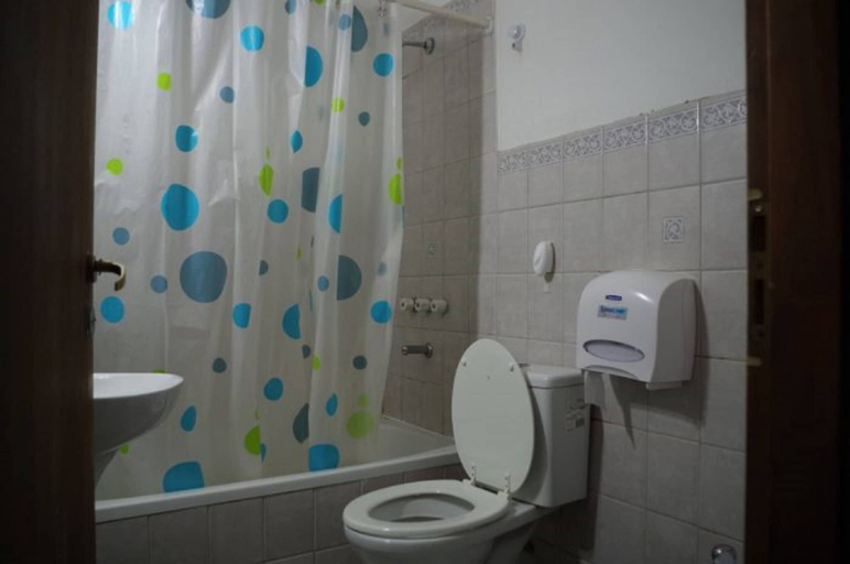 Bathroom 4, Hostel Los Cormoranes, Ushuaia