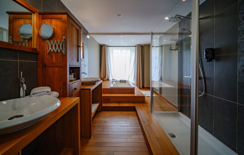 Bathroom 5, Au Domaine de la Pommeraye & Spa, Calvados
