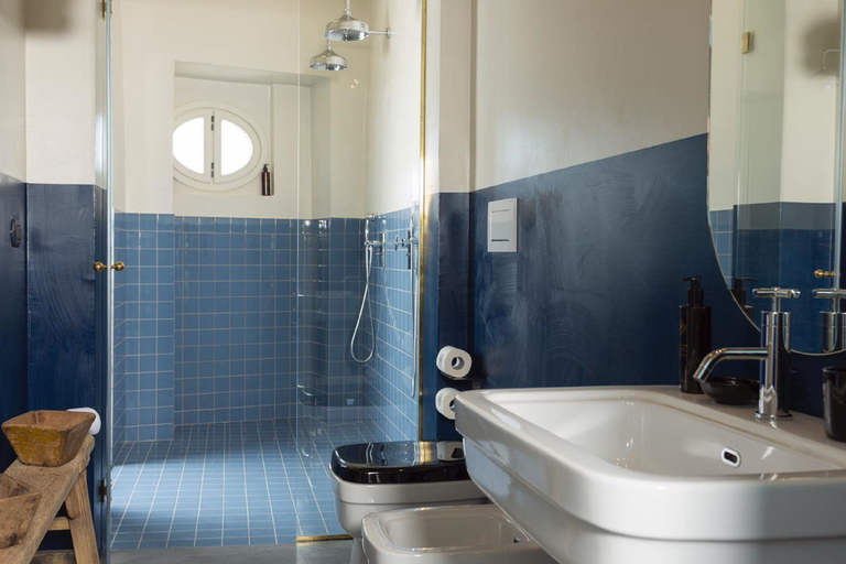 Bathroom 5, Palazzo Colombo, Lecce