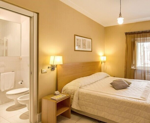Bedroom 3, Gonfalone 6, Rome