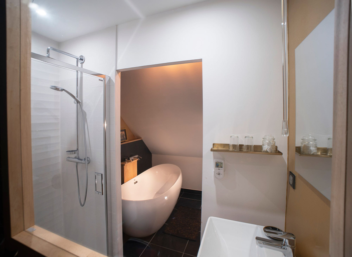 Bathroom 4, Le Jardin des 4 Saisons, Sarthe