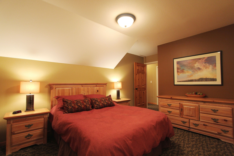 Bedroom 2, Valhalla Condos by Whistler Retreats, Squamish-Lillooet