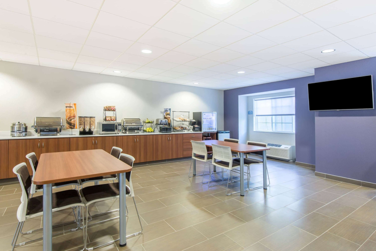 Food & Drinks 5, Microtel Inn & Suites By Wyndham Cadiz, Harrison