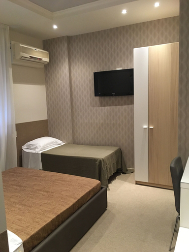Bedroom 4, Hotel Europa, Livorno