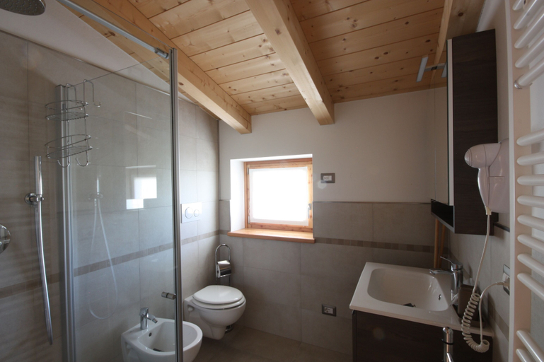 Bathroom 3, Casa Mirandola, Trento