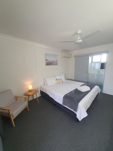 Bedroom 4, Sun City Motel, Bundaberg