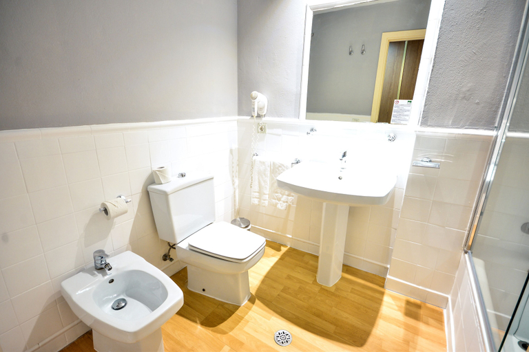 Bathroom 5, Hotel Oromana, Sevilla