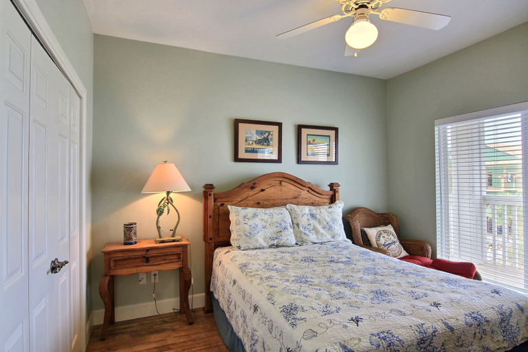 Bedroom 1, Ocean Oasis, Nueces