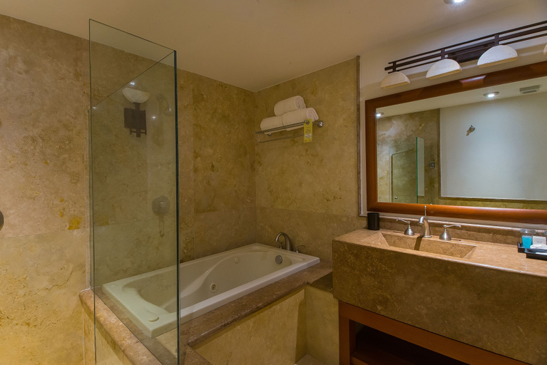 Bathroom 5, The Ridge at Playa Grande - All Inclusive, La Paz