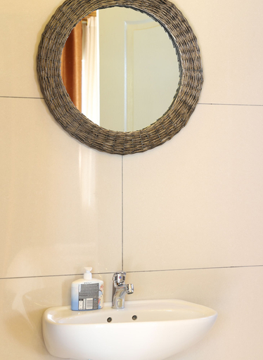 Bathroom 3, Tilla's Guesthouse, Windhoek West