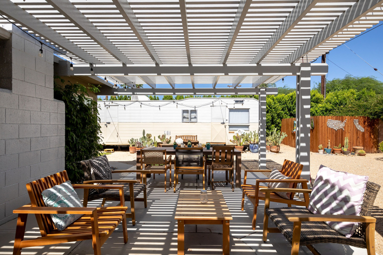 Food & Drinks, Mid Century Ranch - Private Resort-style Pool!, Riverside
