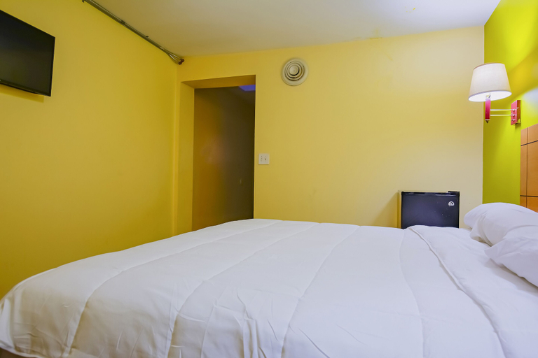 Bedroom 2, Hotel O Markham IL near Harvey/Tinley Park, Cook