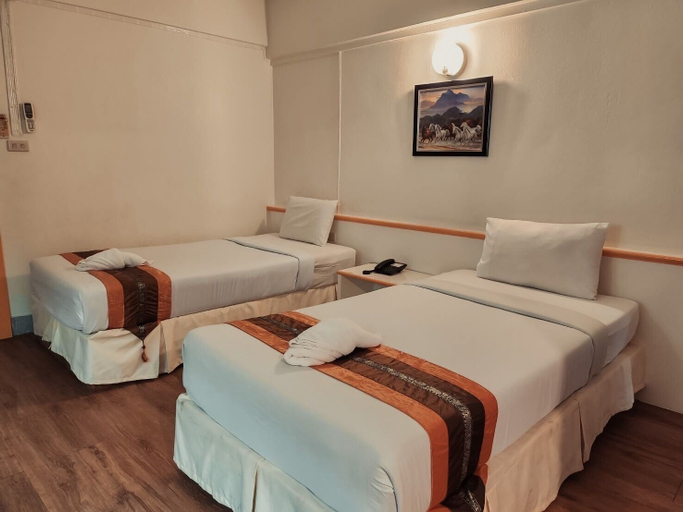 Bedroom 2, Asia Grand Hotel Hat Yai, Hat Yai