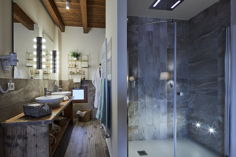 Bathroom 3, Il Castelluccio Country Resort, Florence