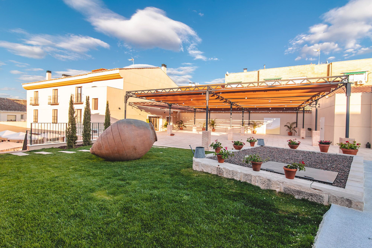 Exterior & Views 2, La Bodega de Quintín, Madrid