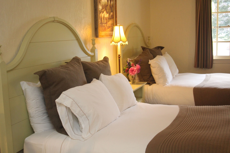 Hillwinds Inn, Watauga