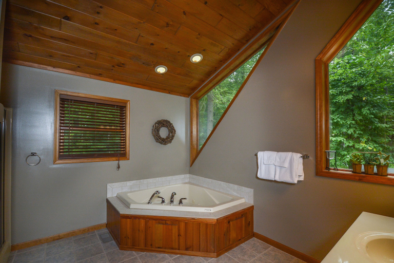 Bathroom 3, Fearer's Favorite Place, Garrett
