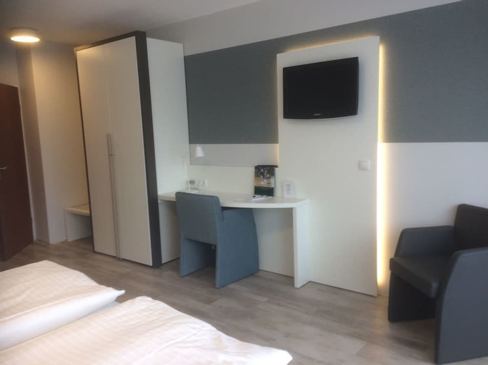 Bedroom 5, DAHL Hotel & Restaurant GmbH, Rhein-Sieg-Kreis