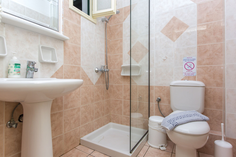 Bathroom 5, Golden Coast Naxos, South Aegean