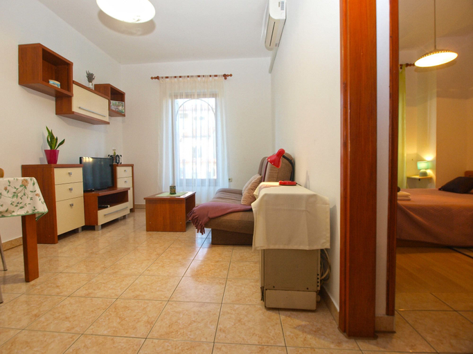 Others 5, Apartment 397, Pula