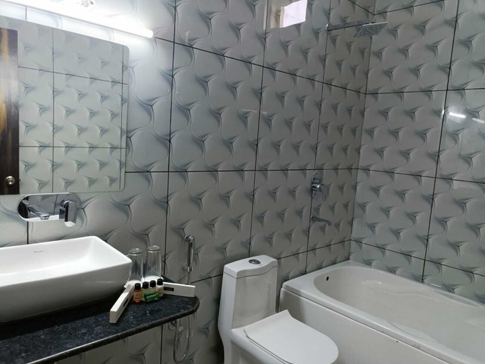 Bathroom 4, Hotel Rajwada Palace, Tikamgarh