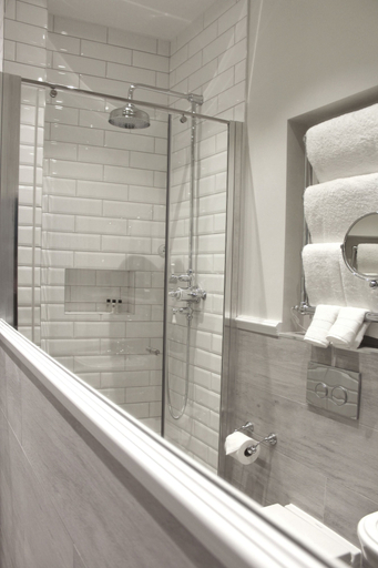 Bathroom 3, The One Tun Pub and Rooms, London