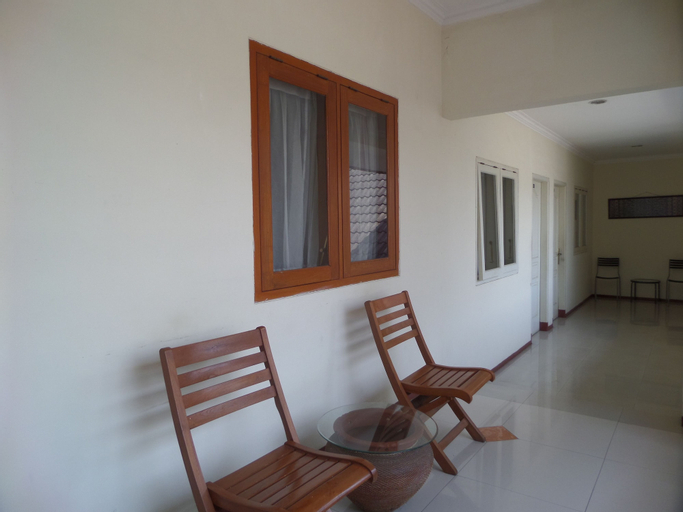 Exterior & Views 12