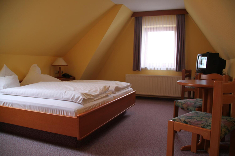 Bedroom 3, Naturhotel Lindenhof, Mittelsachsen