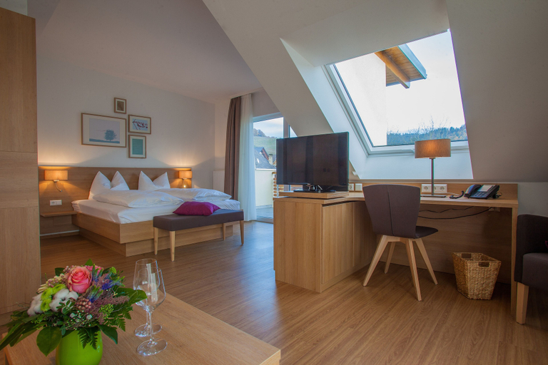 Bedroom 2, Pflugwirts Hotel und Gasthaus, Ortenaukreis