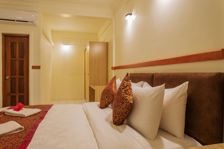 Bedroom 3, ONE ON INN