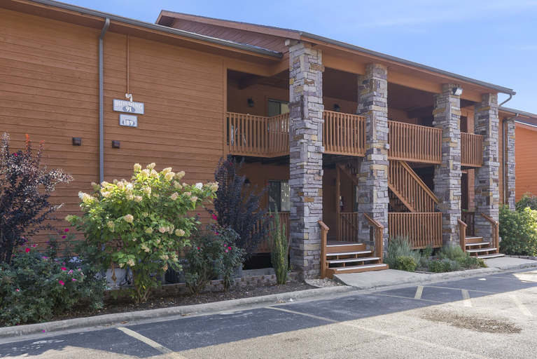 Exterior & Views 2, Ozark Escape at the Pointe, Taney