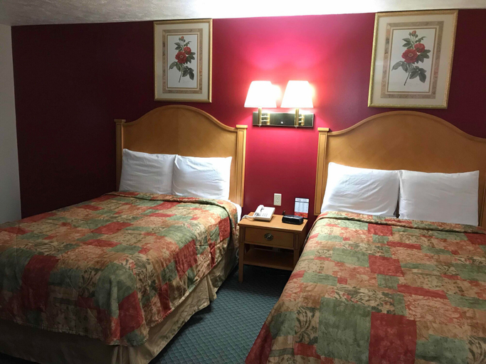 Bedroom 2, Cadillac Inn, Wexford