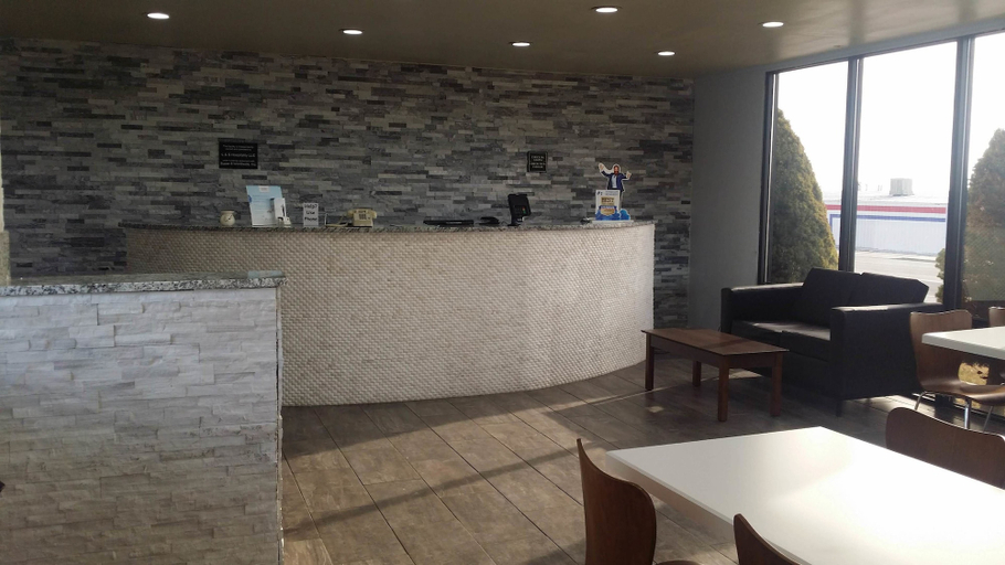 Food & Drinks 5, Super 8 By Wyndham Wendover, Tooele