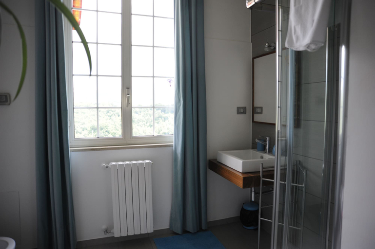 Bathroom 5, La Piazzetta B&B, Isernia