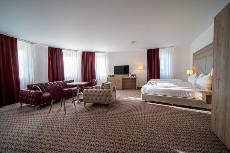 Bedroom 5, EE Hotel, Kassel