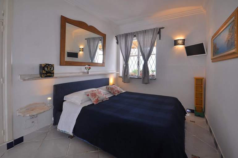 Bedroom 2, Star Fish House, Salerno