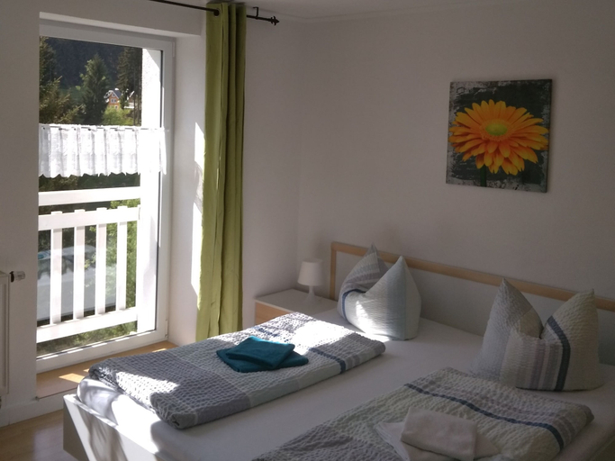 Bedroom 2, Greizer Kammhütte Gaststätte & Pension, Vogtlandkreis
