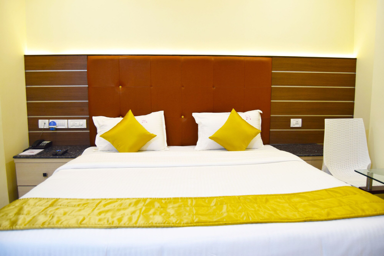 Bedroom 3, Saibala Grand Hotel, Kancheepuram