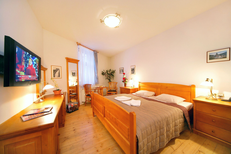 Bedroom 2, Hotel Pizzeria Belmonte, Trutnov