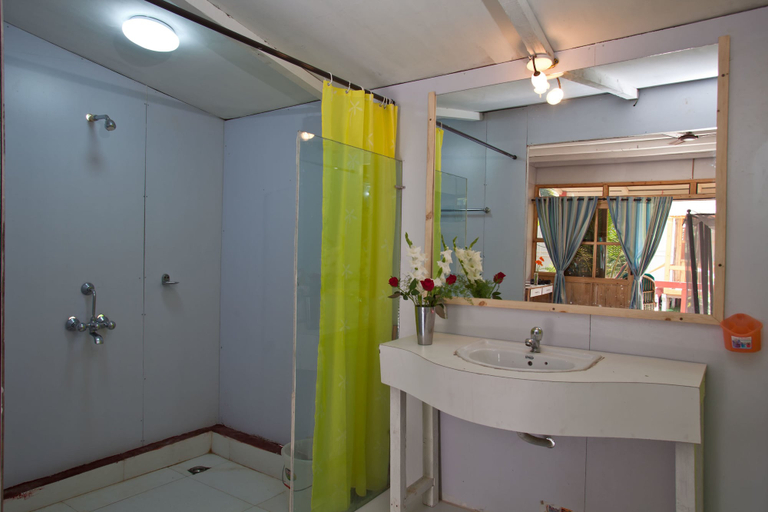 Bathroom 5, Cuba Patnem Bungalows, South Goa