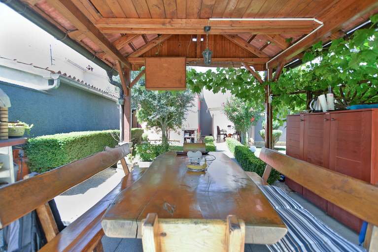 Food & Drinks, Apartment 1692, Fažana